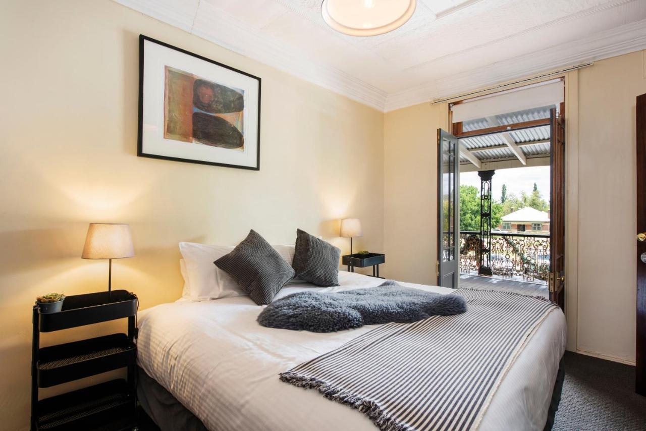 The Woolpack Hotel Mudgee Bagian luar foto