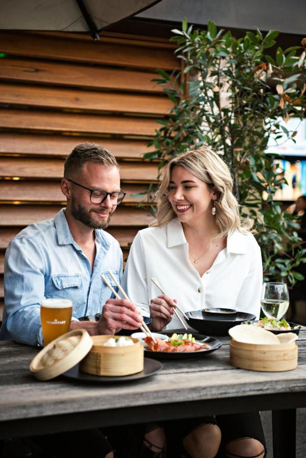 The Woolpack Hotel Mudgee Bagian luar foto